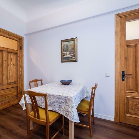 Stories Writer'S Ap 40Sqm Renovated Free Parking Appartement Riga Buitenkant foto