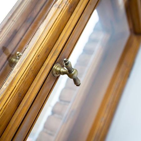 Stories Writer'S Ap 40Sqm Renovated Free Parking Appartement Riga Buitenkant foto