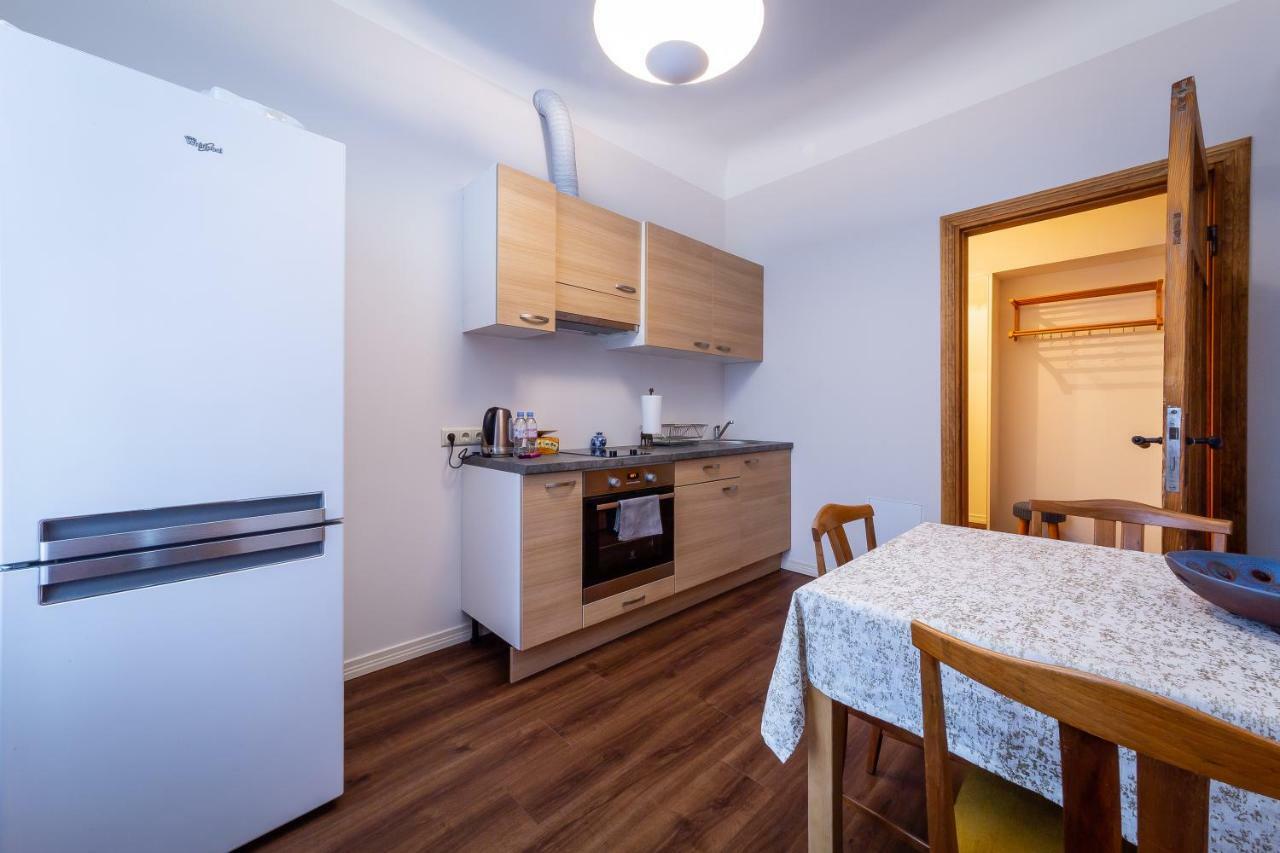 Stories Writer'S Ap 40Sqm Renovated Free Parking Appartement Riga Buitenkant foto