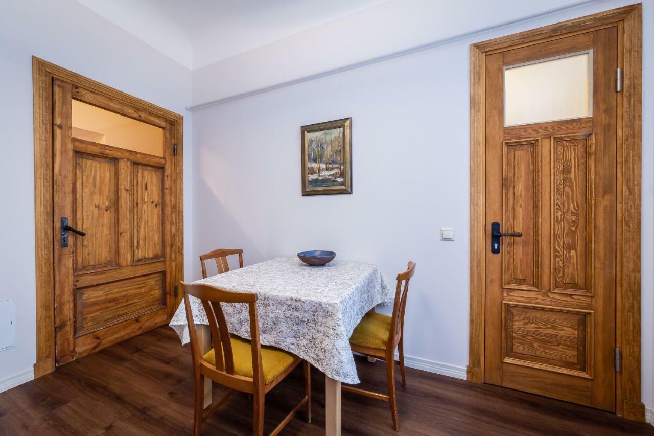 Stories Writer'S Ap 40Sqm Renovated Free Parking Appartement Riga Buitenkant foto